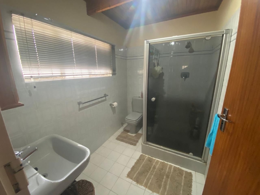 5 Bedroom Property for Sale in Ladybrand Free State